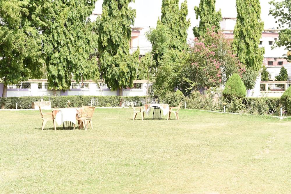 Hotel Lumbini International Bodh-Gajá Kültér fotó