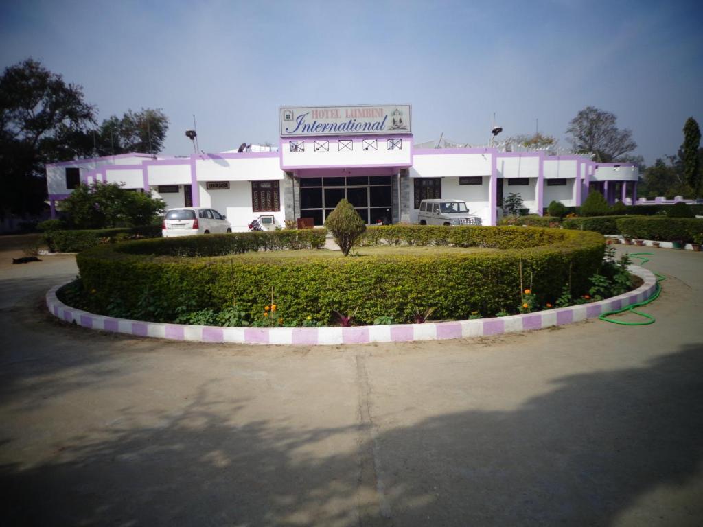 Hotel Lumbini International Bodh-Gajá Kültér fotó