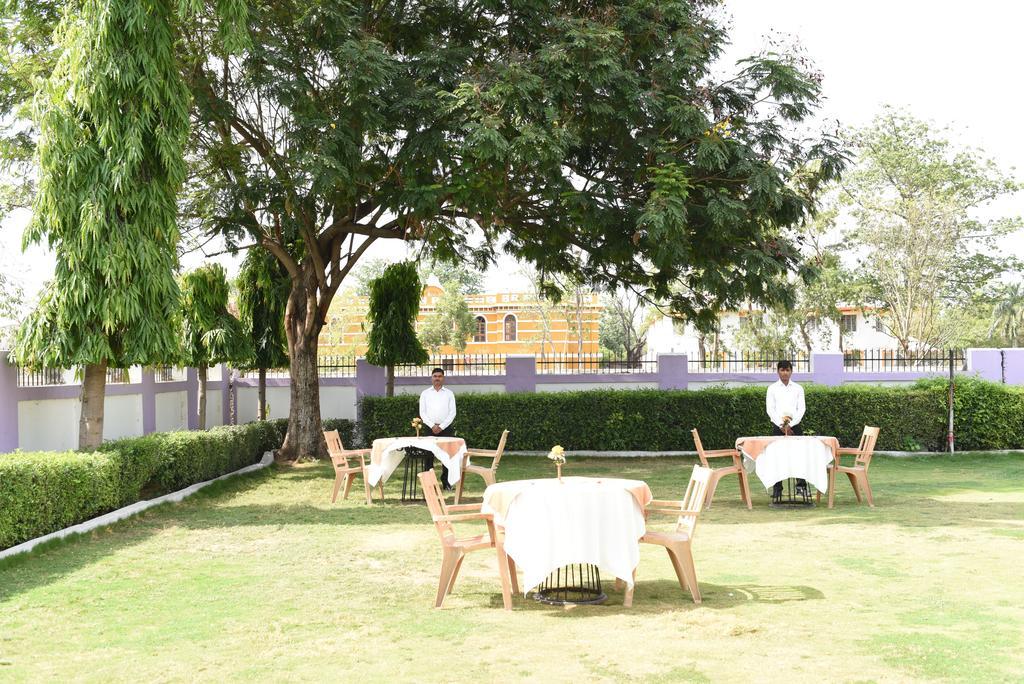 Hotel Lumbini International Bodh-Gajá Kültér fotó