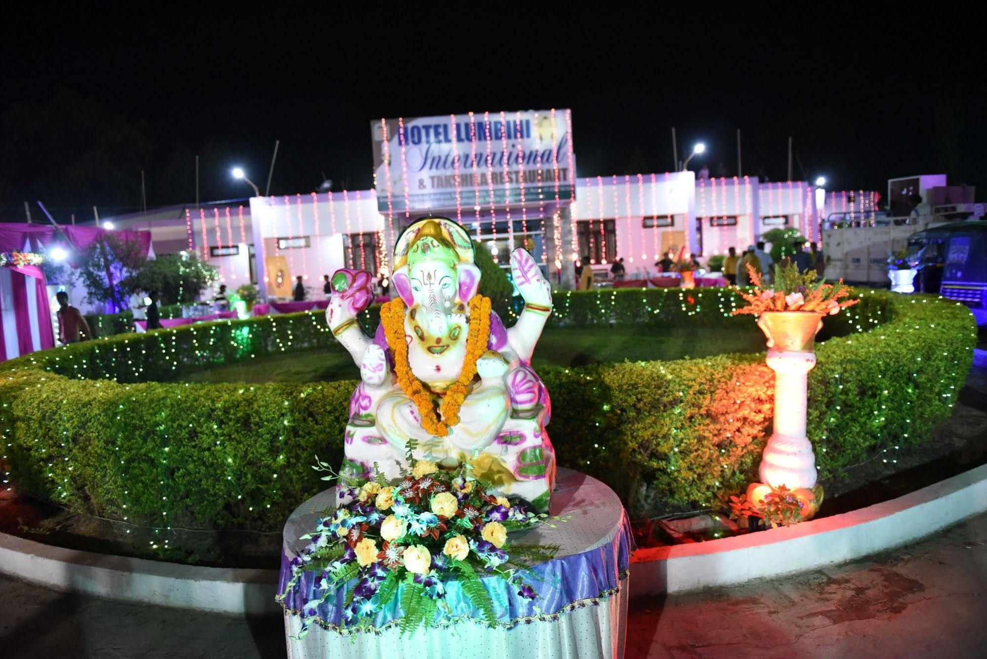 Hotel Lumbini International Bodh-Gajá Kültér fotó